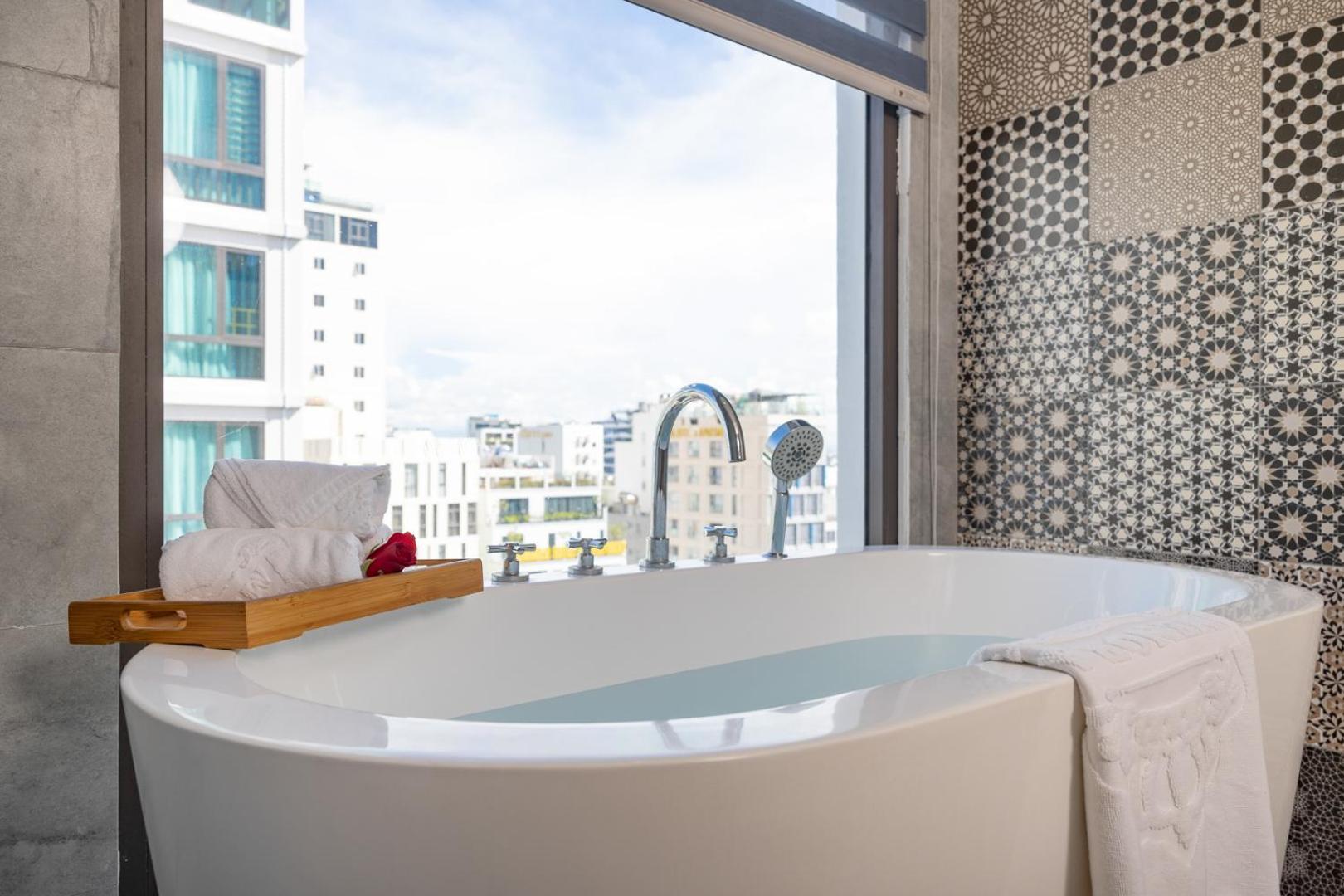 Minh Chau Premium Hotel Danang Bagian luar foto