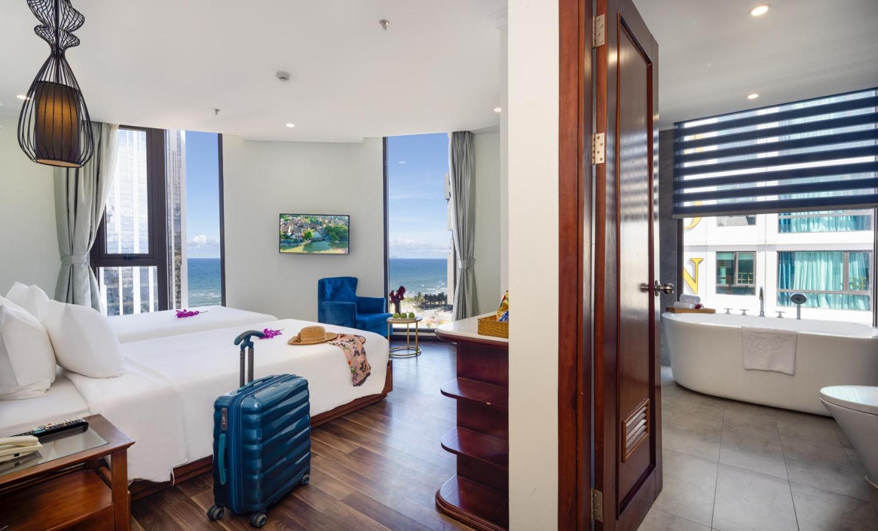 Minh Chau Premium Hotel Danang Bagian luar foto